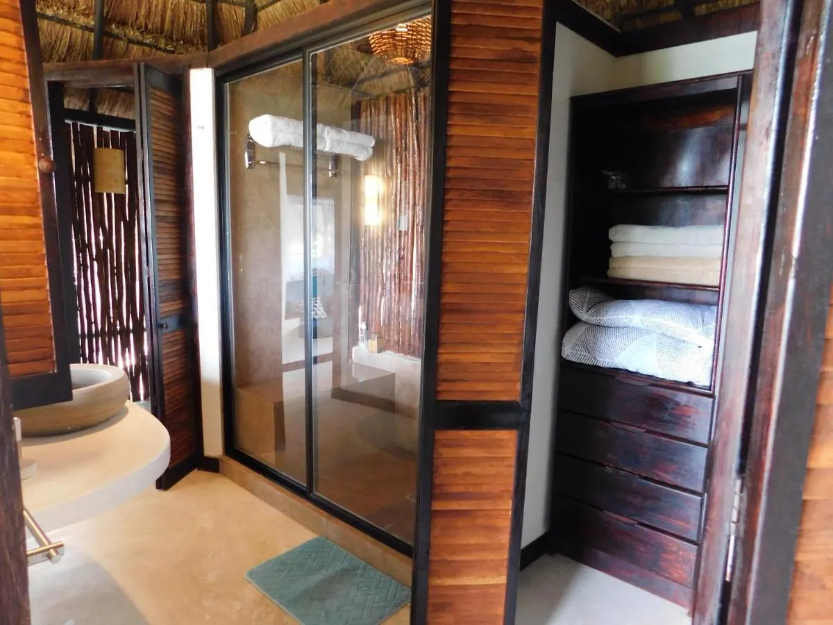 Lodge Mercedes Bacalar Messico