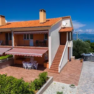 Vrsek , Vrbnik (Primorje-Gorski Kotar) Croazia